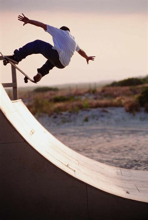 quarter pipe skateboarding